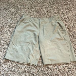 Youth large Under Armour golf shorts. Good condition.